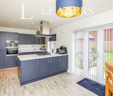 4 bedroom detached house to rent - Photo 5