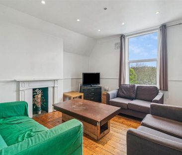 3 bedroom flat to rent - Photo 2