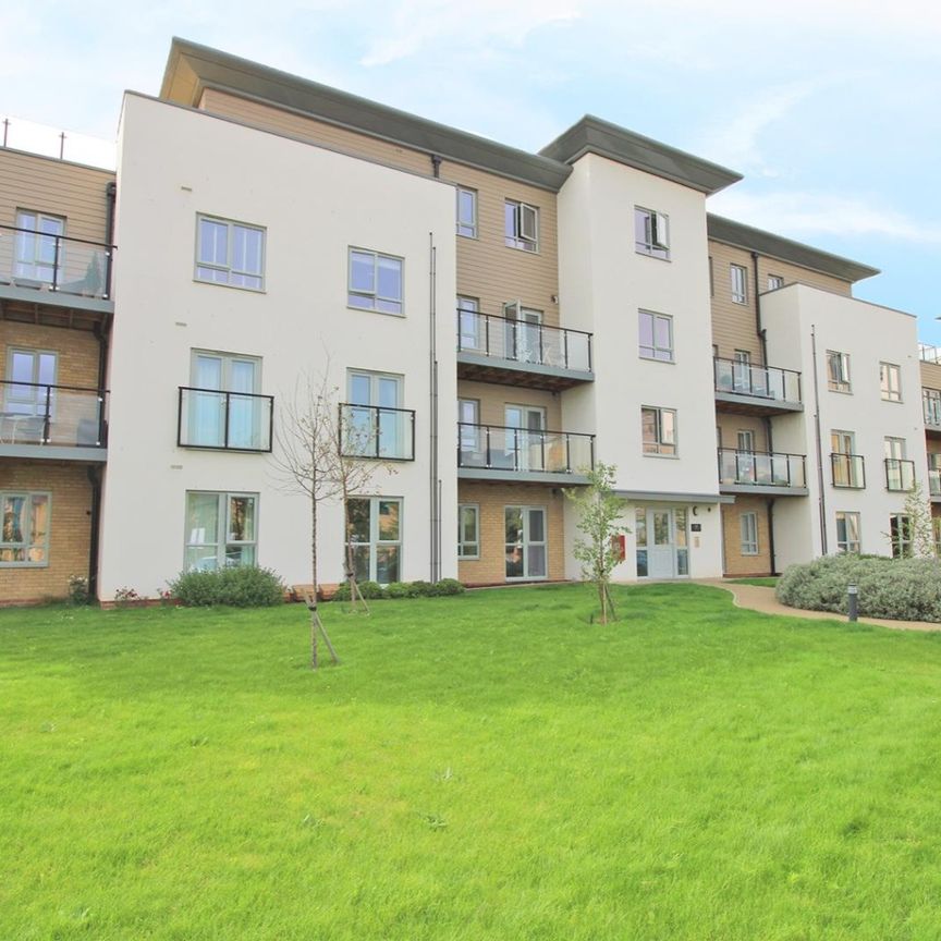 2 bed flat to rent in Fleming Place, Bracknell, Berkshire, RG12 2GL - Photo 1