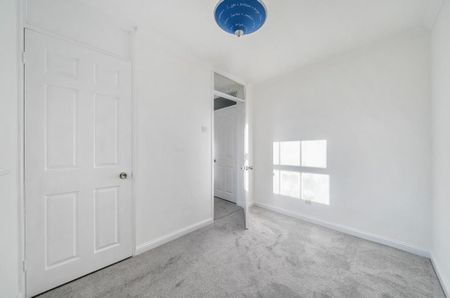 4 bedroom detached house to rent - Photo 5