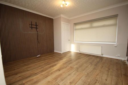 3 bedroom terraced house to rent - Photo 3
