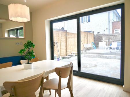 Room in a Shared House, Westway, W12 - Photo 2