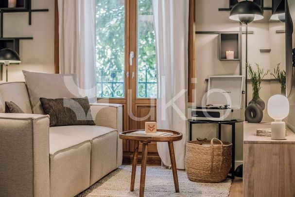 2 bedroom luxury Flat for rent in Madrid, Spain - Photo 1