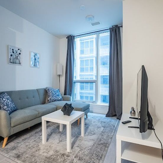 Wellington Street West - Photo 1