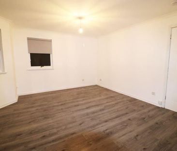 3 bedroom flat to rent - Photo 3
