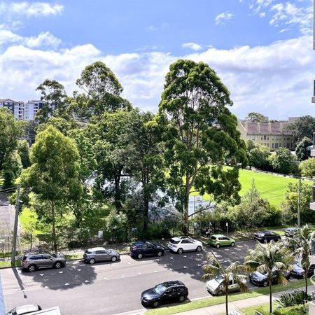 Spacious north facing loft style apartment - Photo 3