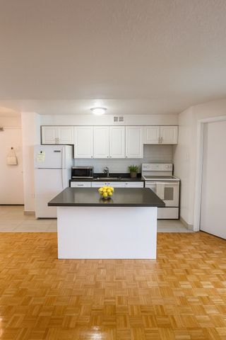 For Lease - 44 Walmer Road Unit# 1205, Toronto, Ontario - Photo 5
