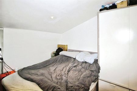 3 bedroom flat to rent - Photo 2