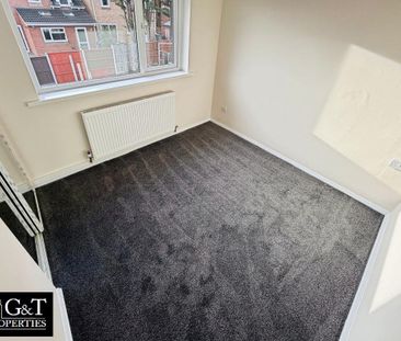 2 bedroom maisonette to rent - Photo 2