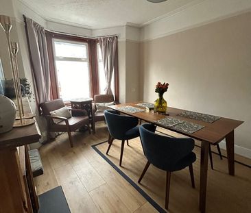 3 Bed Terraced House, Lebanon Road, CR0 - Photo 3