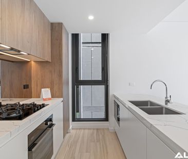 Two Bedroom + Study with exceptional district and water views - Photo 6