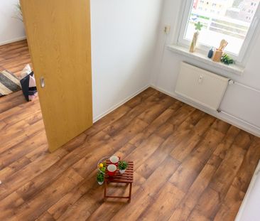 Helle 3-Raum-Wohnung mit Balkon - Photo 1