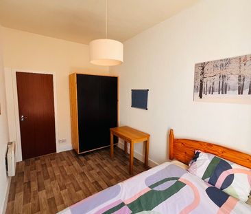 2 Bed Flat, Right, AB24 - Photo 5