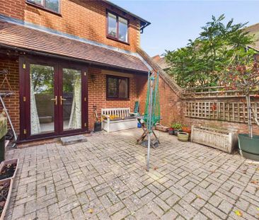 2 bedroom end of terrace house to rent - Photo 2