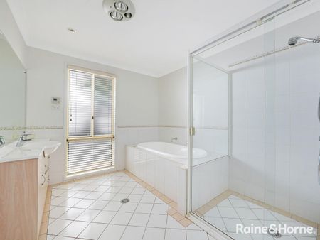 Family Home in Balgownie - Photo 3