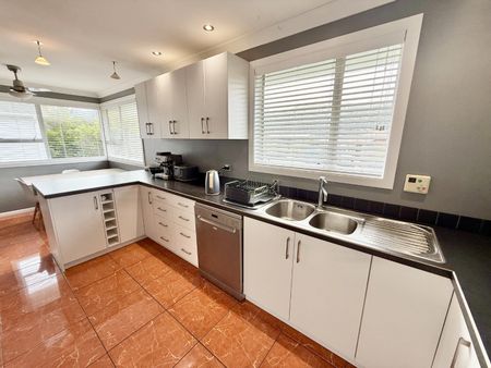 17 Hamstead Street, Wainuiomata - Photo 4