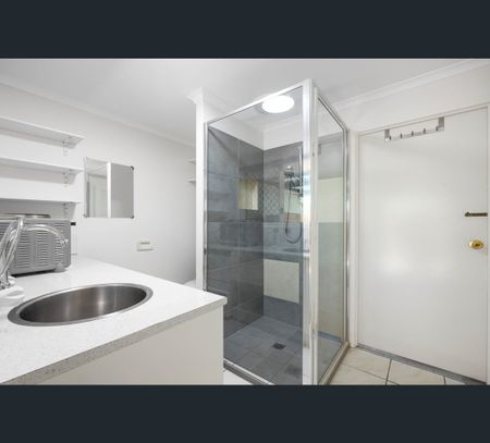 1b/19 Cordellia Street, Coolum Beach, Qld 4573 - Photo 2