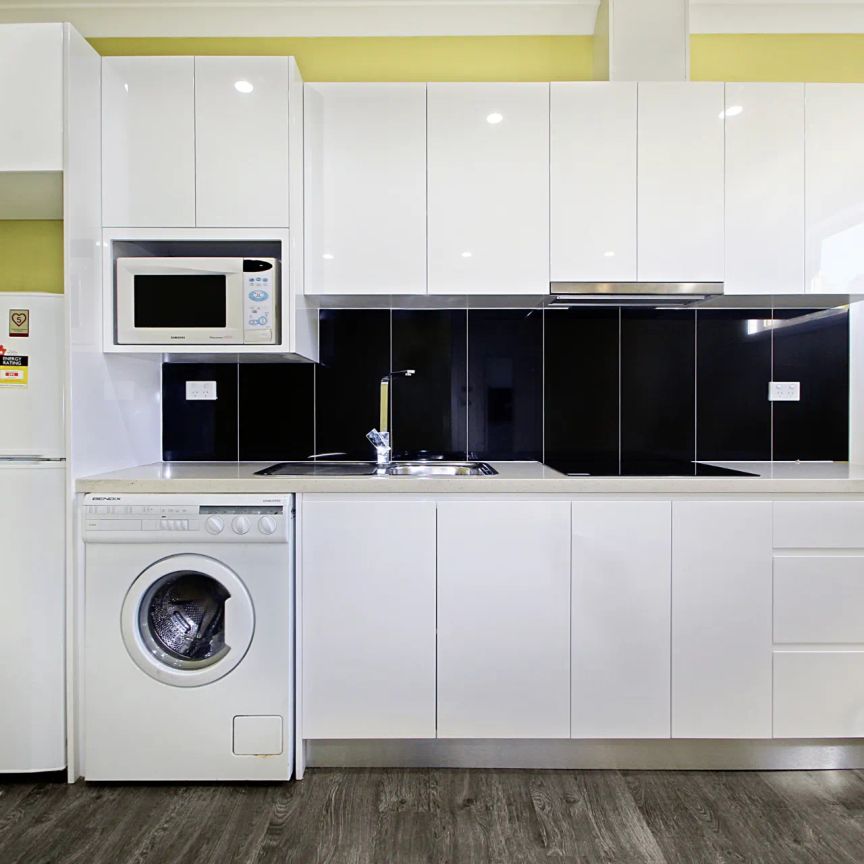 MODERN STUDIO! - Photo 1