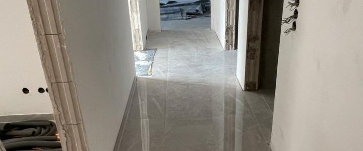 Exklusive Wohnung im Kernsanierten Zweifamilienhaus mit Garten - Photo 1
