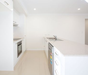 10 Mirinae Circuit, Pimpama QLD 4209 - House For Rent - $750 | Domain - Photo 6