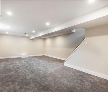 2373 BARCLAY Road, Burlington, Ontario, L7R2B7 - Photo 5