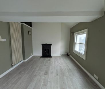 2 Bed Flat, Queens Road, BN1 - Photo 1