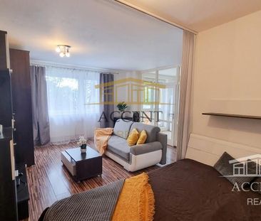 ACCENT REAL / PRENÁJOM ÚTULNÉHO 1 IZBOVÉHO BYTU S BALKÓNOM V RAČI – Fotografia 1