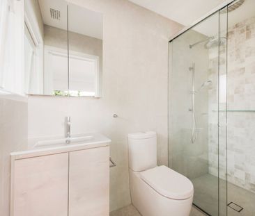 Renovated Light Filled Home In Prime Mosman Location - Photo 5