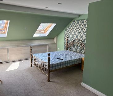 6 bedroom semi-detached house to rent - Photo 2