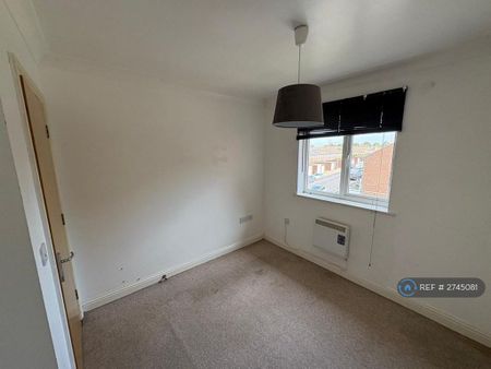 2 bedroom flat to rent - Photo 2