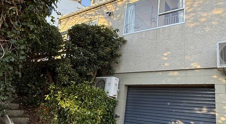 Spacious Two-Bedroom Apartment with Garage - Photo 5