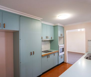 SPACIOUS 3 BEDROOM HOME - Photo 5