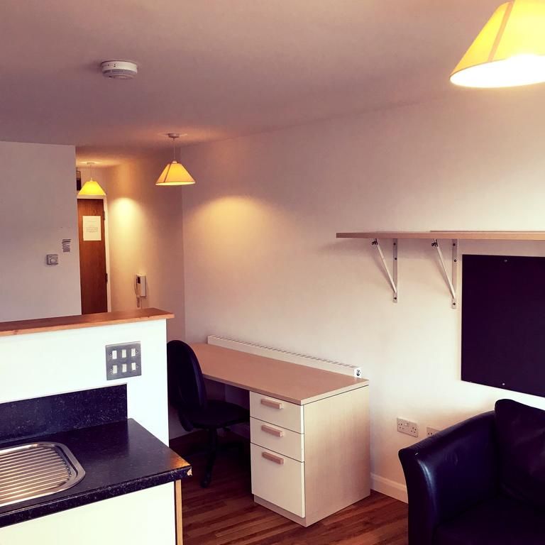 Studio to rent - Photo 1