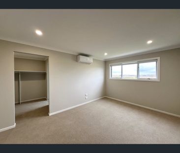 8 Pewter Walk, Clyde North, Vic 3978 - Photo 6