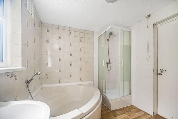 4 bedroom terraced house to rent - Photo 1