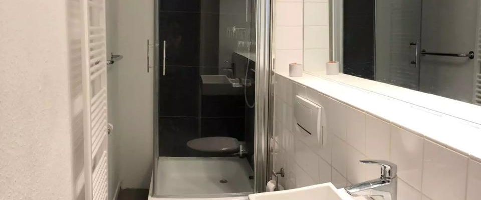 Geschmackvolle, modernisierte 2,5-Raum-EG-Wohnung zu mieten - Photo 1