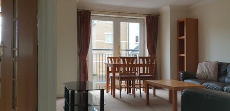2 bedroom flat to rent - Photo 2
