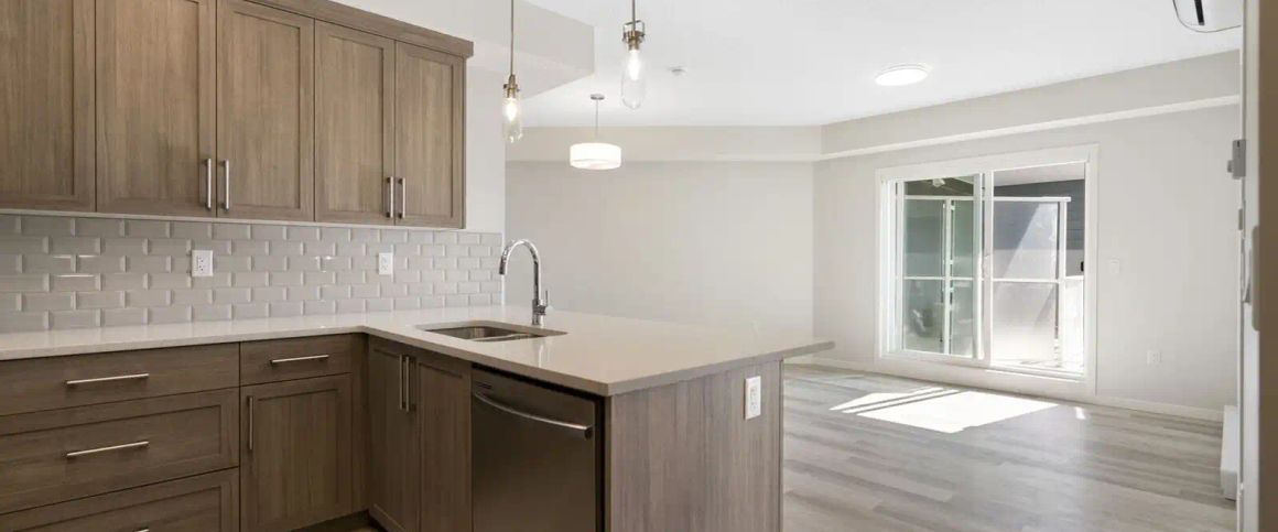 2 Bed / 2 Bath / 2 U.G. Parking / 2 Lockers / Air Conditioning / OCT RENT WAIVED — 2 Bedrooms Condo Unit - Photo 1