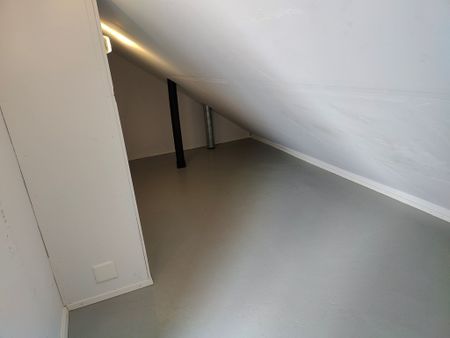 1 MONAT MIETZINSFREIE ZEIT - 2.5-ZIMMER DACHWOHNUNG MIT BALKON - Photo 2