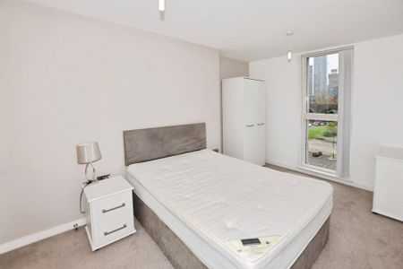 3 bedroom flat to rent - Photo 4