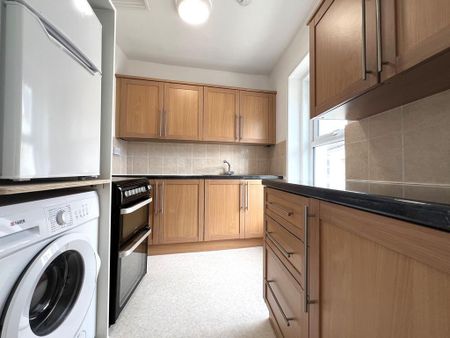 2 bedroom flat to rent - Photo 4