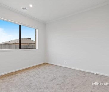 8 Cork Street, Alfredton - Photo 2