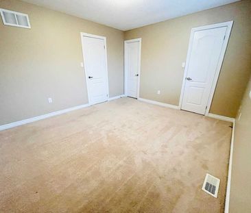 For Lease - 2 Southwoods Crescent, Barrie, Ontario - Photo 4