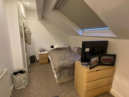 6 bedroom terraced house to rent - Photo 2