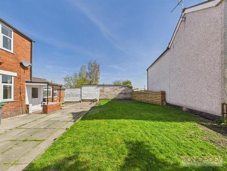 2 bedroom semi-detached house to rent - Photo 5