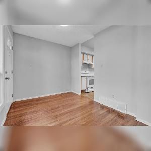 3 Bed 1.5 Bath South Edmonton Townhome with Balcony - Photo 5