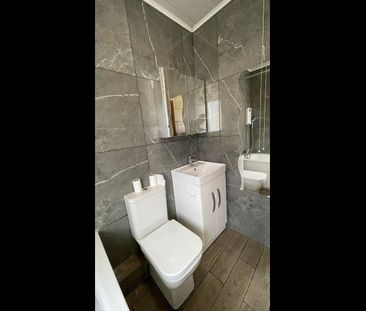 Room in a Shared House, Saracen Street, E14 - Photo 6