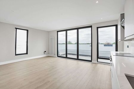 Stunning new two bedroom apartment benefitting from a balcony. - Photo 2
