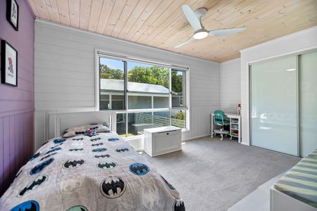 Luxurious Renovated Queenslander with Guest Studio and Pool - Photo 3