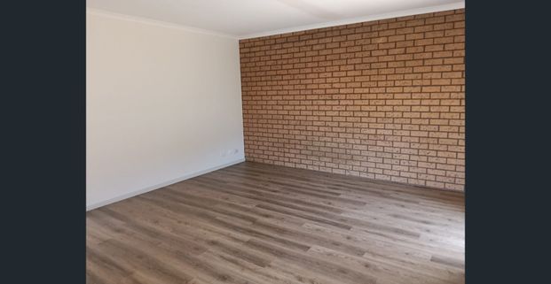 Neat 2 Bedroom Unit - Photo 1